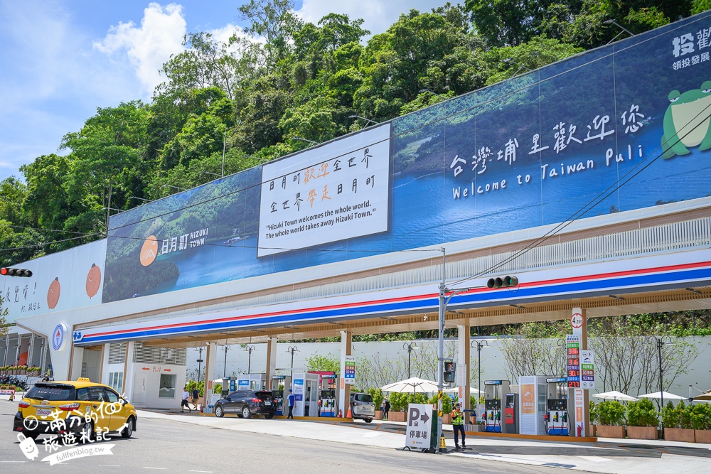 南投新景點【日月町商場】埔里最新複合式商場,純白色建築好療癒,搭配繽紛氣球屋好逛好拍還能尋寶購物!