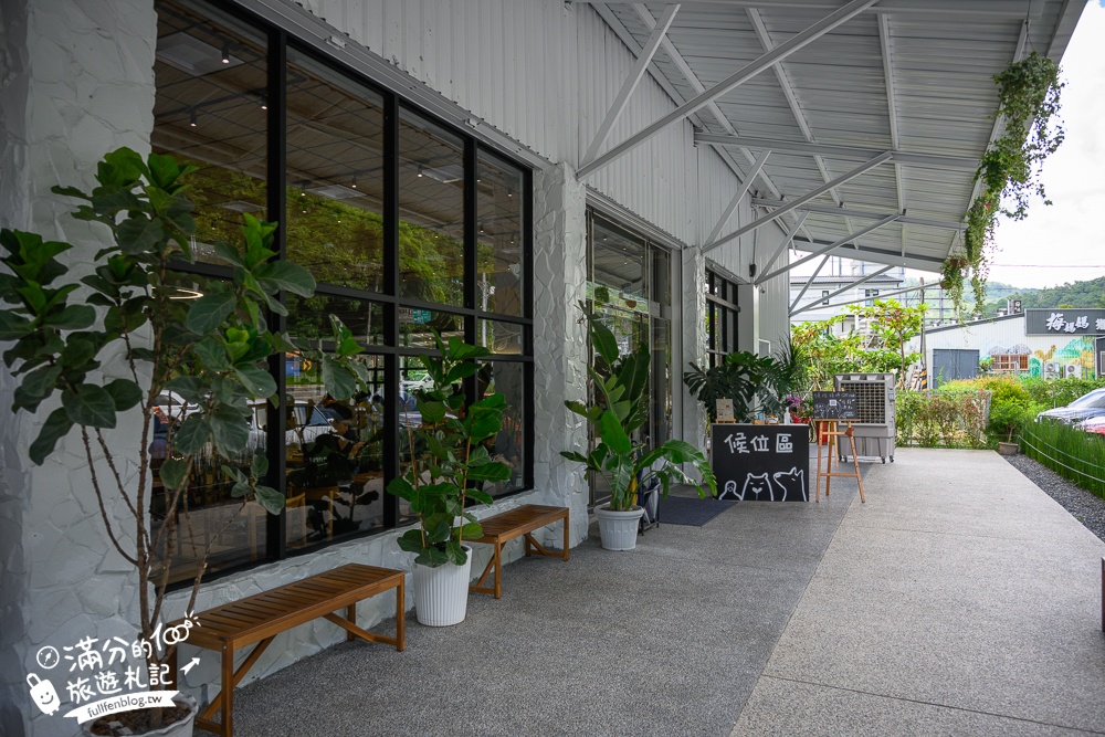南投新景點【享日啡啡】埔里最新水豚主題餐廳,喝咖啡下午茶.看水豚小鴨泡湯玩水!