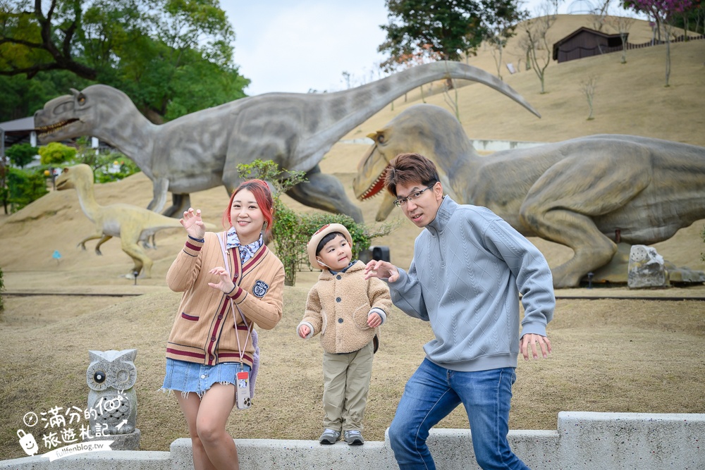 【2025南投九九峰動物樂園】亞洲規模最大鳥類主題王國玩樂攻略,最新門票優惠整理,鸚鵡.鵜鶘.孔雀.大恐龍陪你玩生態!