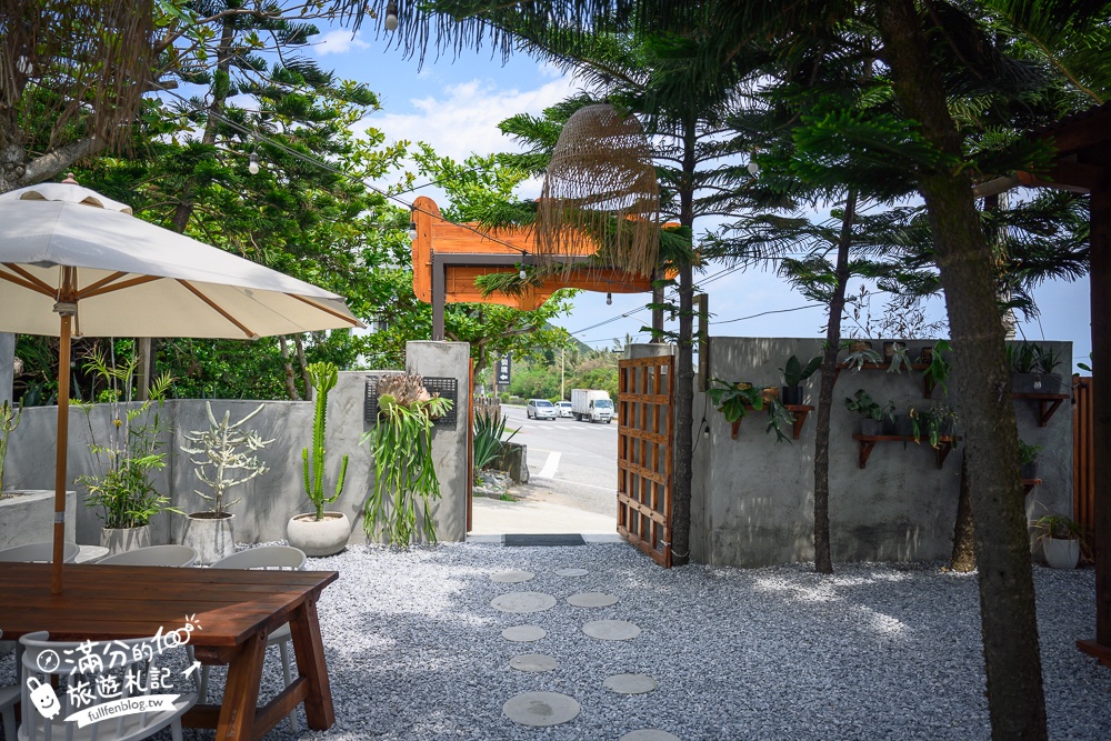 花蓮新景點【山下陳涼】叢林風泰式海景餐廳.喝泰奶.吃綠咖哩,秒飛峇里島望海景好愜意!