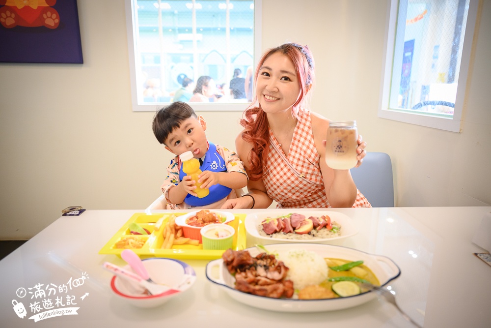 彰化親子景點【熊萌肚肚主題親子餐廳】鹿港英倫風親子餐廳.大球池溜滑梯玩整天不限時!