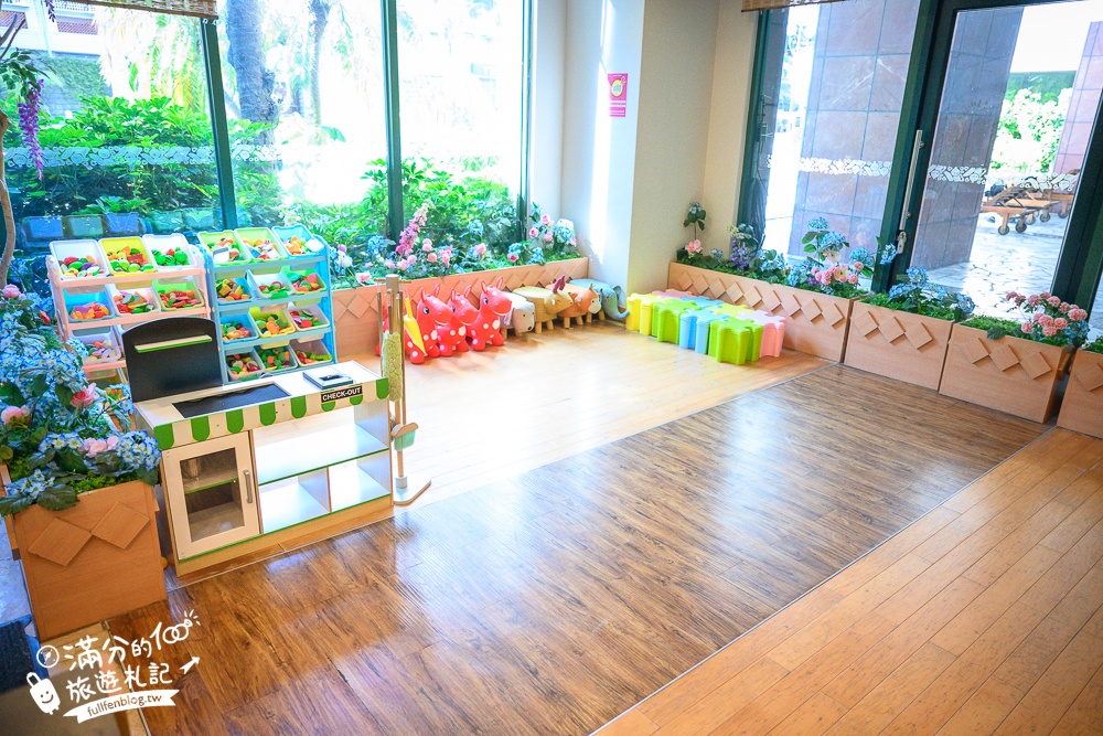 【台東娜路彎大酒店】豪華家庭房一泊一食開箱,免費自助吧下午茶,有露天大泳池.兒童遊戲區,還能泡美人湯!