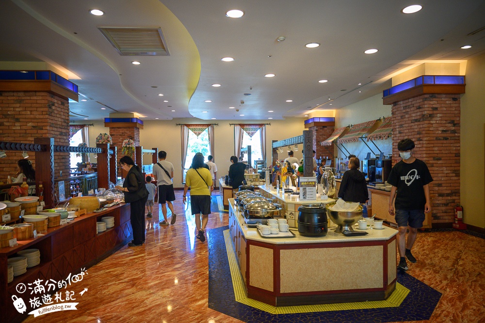 【台東娜路彎大酒店】豪華家庭房一泊一食開箱,免費自助吧下午茶,有露天大泳池.兒童遊戲區,還能泡美人湯!