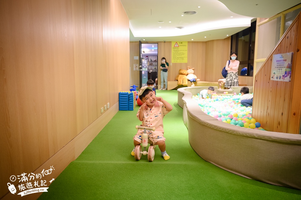 【嘉義長榮文苑酒店】太保親子飯店推薦,對面就是故宮南苑,露天泳池.球池滑梯小孩超放電!