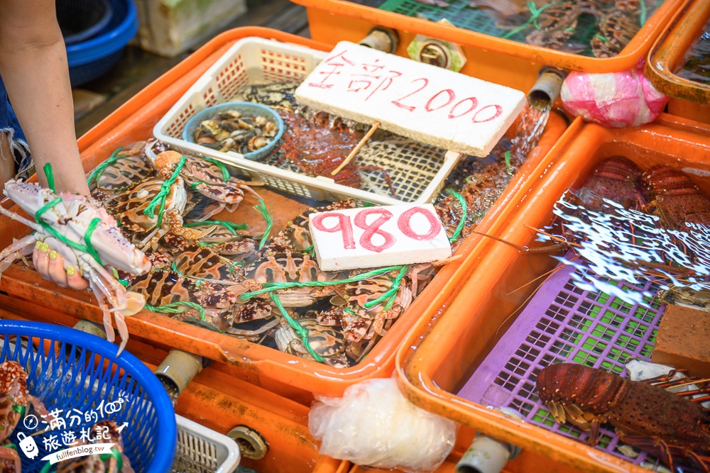 龜吼漁港必逛【龜吼漁夫市集】秋蟹季必吃萬里蟹,平價生魚片.代客料理海鮮,玩拍巨無霸螃蟹王!