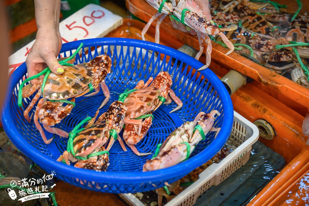 龜吼漁港必逛【龜吼漁夫市集】秋蟹季必吃萬里蟹,平價生魚片.代客料理海鮮,玩拍巨無霸螃蟹王!