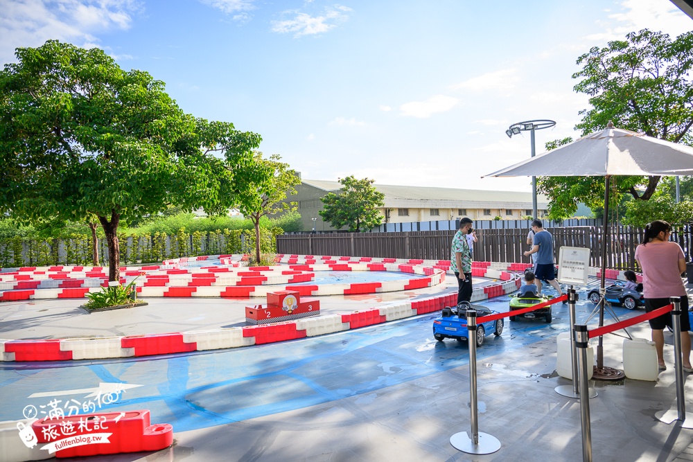 嘉義親子住宿推薦【新悦花園酒店】超狂童趣親子房型.森林小火車.旋轉木馬.大球池免費玩,還有迷你賽車體驗!