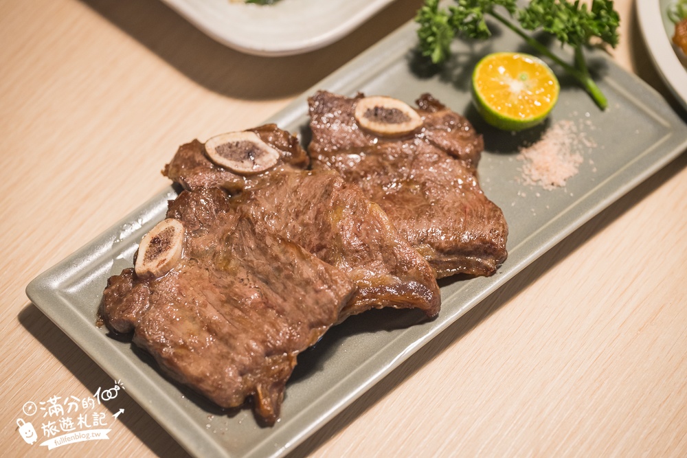 宜蘭新餐廳【津吉餐酒館】宜蘭市喝酒吃肉殿堂,超豐盛下酒菜,炒飯烏龍和生魚片,親子寵物友善空間!
