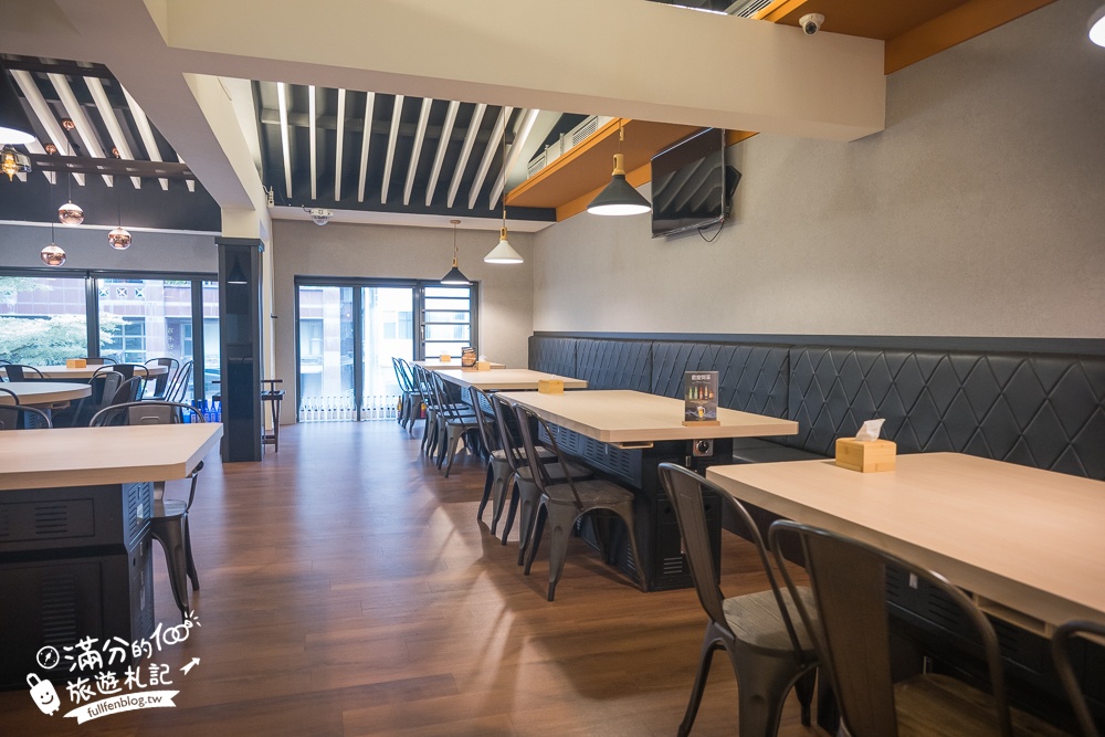 宜蘭新餐廳【津吉餐酒館】宜蘭市喝酒吃肉殿堂,超豐盛下酒菜,炒飯烏龍和生魚片,親子寵物友善空間!