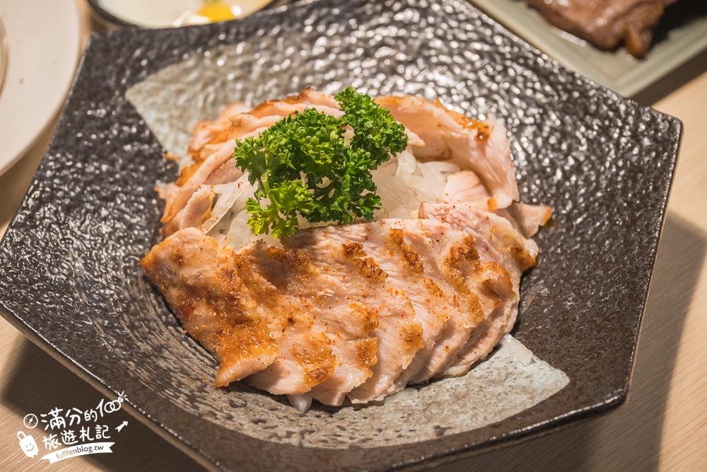 宜蘭新餐廳【津吉餐酒館】宜蘭市喝酒吃肉殿堂,超豐盛下酒菜,炒飯烏龍和生魚片,親子寵物友善空間!