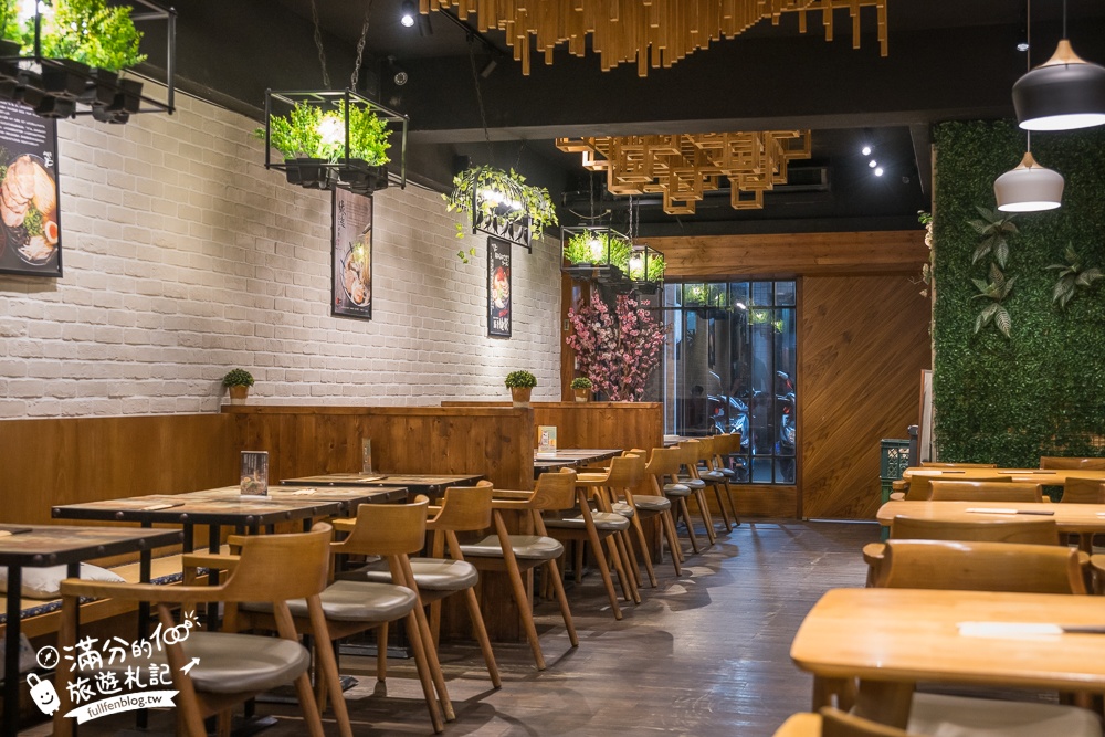 中壢美食【山禾堂拉麵中壢店】超狂海神拉麵,產地直送海味在拉麵裡炸開,澎湃海鮮超吸睛!