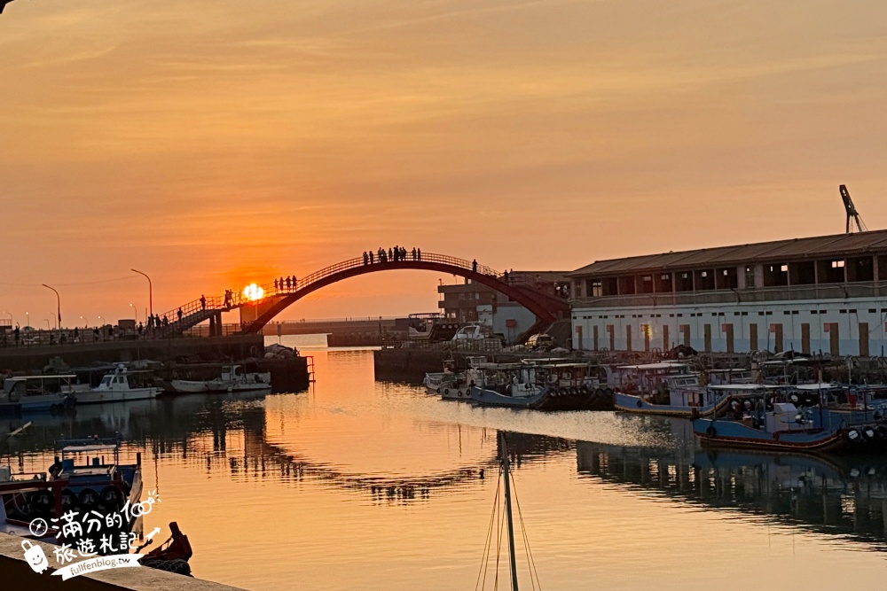 桃園【竹圍漁港】一日遊吃喝玩樂攻略！吃海鮮.買漁獲.看飛機.觀夕陽.欣賞漁港風光,竹圍漁港推薦美食!
