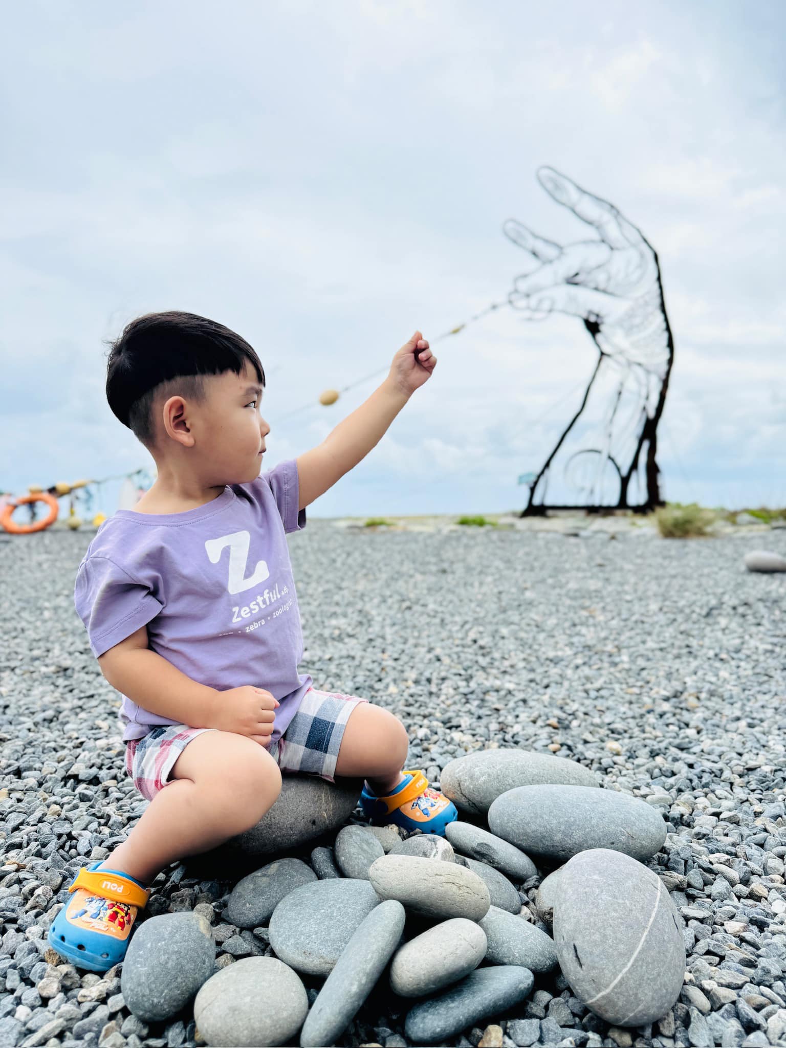 台東【南田裝置藝術】阿塱壹古道秘境打卡點,太平洋海上的巨人之手好吸睛！