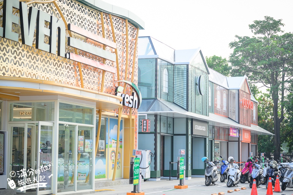 【台南7-ELEVEN Fresh首府門市】全台第7000間7-11,結合鹽山白雪星巴克&康是美複合式商場超吸睛且一次購足!