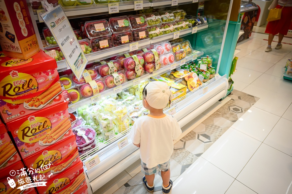【台南7-ELEVEN Fresh首府門市】全台第7000間7-11,結合鹽山白雪星巴克&康是美複合式商場超吸睛且一次購足!