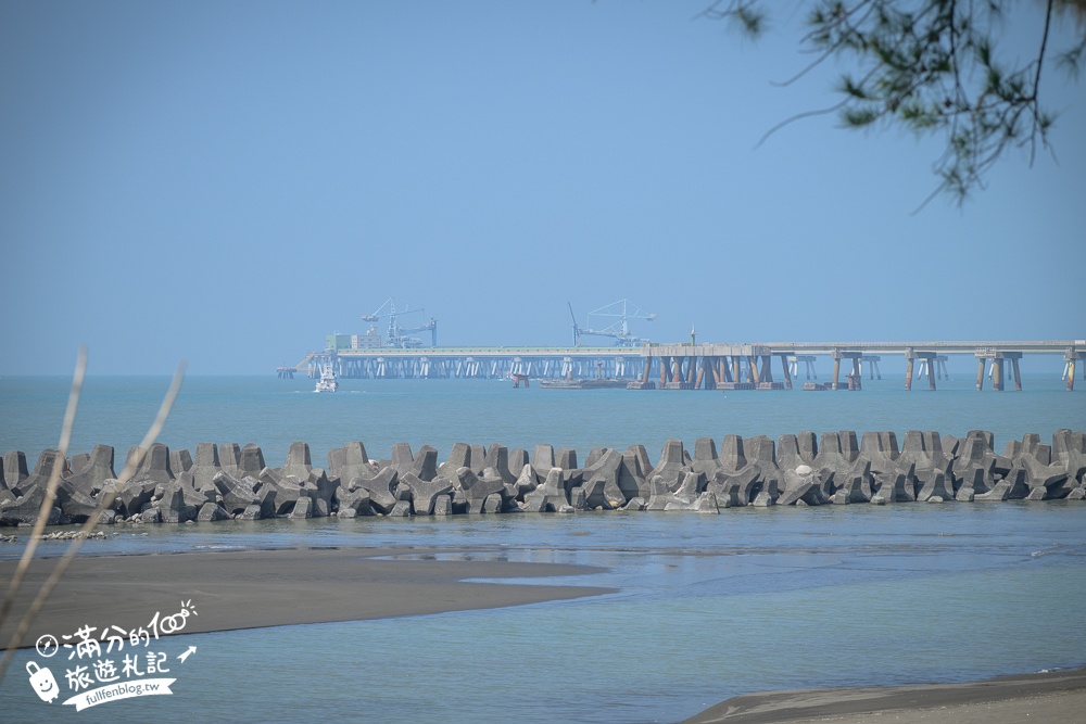 高雄泡麵土地公【永安烏林投玄德宮】南台灣唯一看海景吃泡麵的土地公廟,觀景視野佳,有拜有吃有保佑!