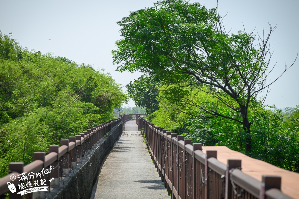 高雄泡麵土地公【永安烏林投玄德宮】南台灣唯一看海景吃泡麵的土地公廟,觀景視野佳,有拜有吃有保佑!