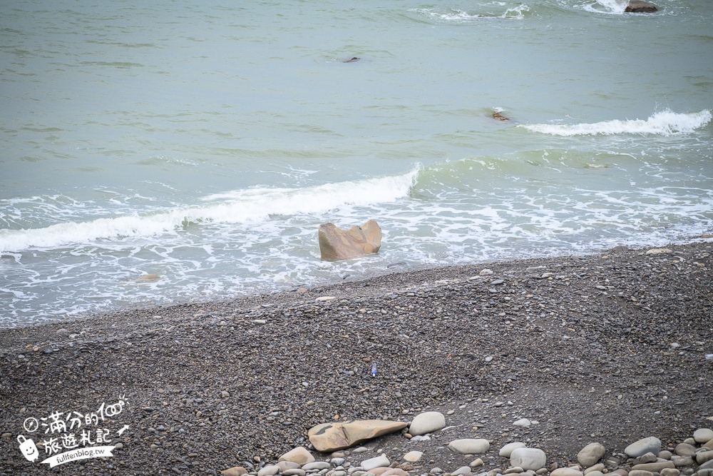 屏東【枋野秘境海景咖啡】枋山盧家芒果,屏東最新看海秘境景觀餐廳,海上元寶石.絕美月牙灣!
