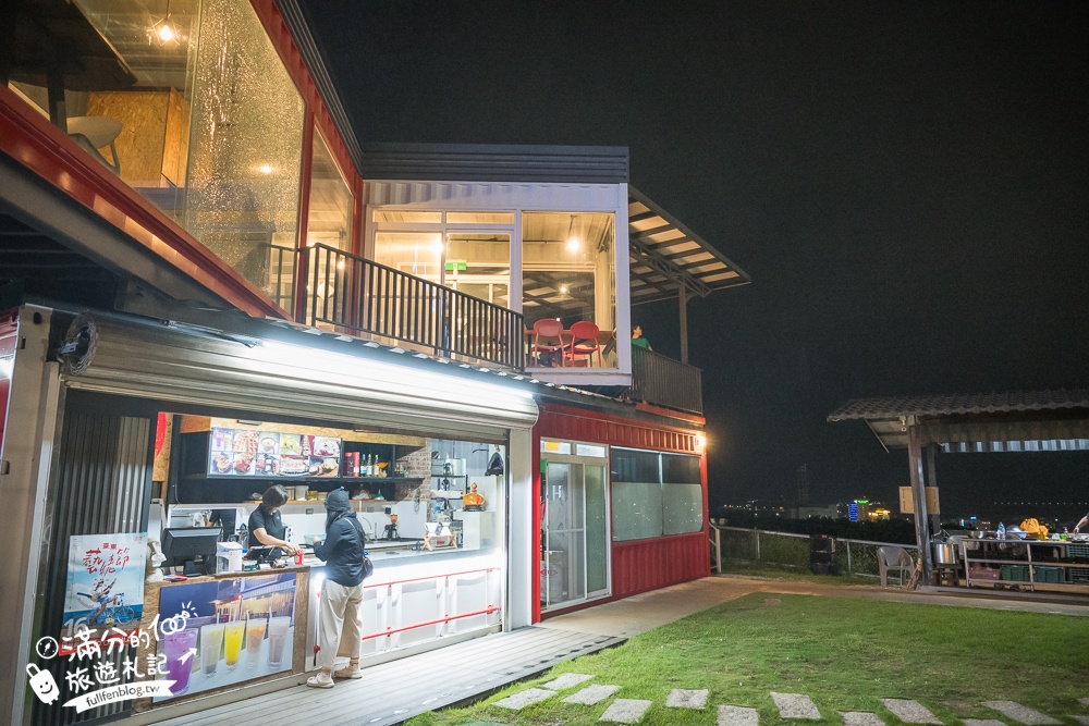 台東【俩吆久景觀貨櫃餐廳】台東夜景咖啡廳,招牌必吃桶仔雞烤魚&部落風味料理,賞夜吃茶點也很浪漫!