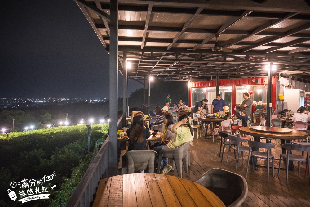 台東【俩吆久景觀貨櫃餐廳】台東夜景咖啡廳,招牌必吃桶仔雞烤魚&部落風味料理,賞夜吃茶點也很浪漫!