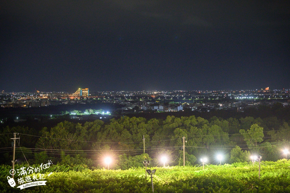 台東【俩吆久景觀貨櫃餐廳】台東夜景咖啡廳,招牌必吃桶仔雞烤魚&部落風味料理,賞夜吃茶點也很浪漫!