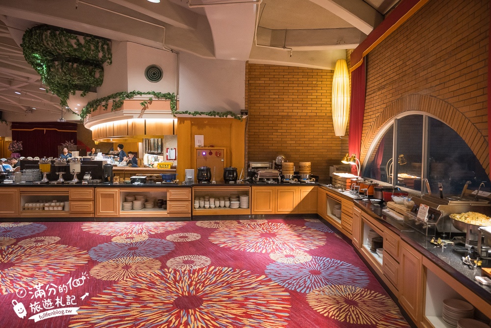 【桃園桃園高爾夫俱樂部 ‧ 悅華大酒店】一泊二食早餐+宵夜超狂,旋轉木馬.摩天輪.迷你賽車&高爾夫通通免費玩!