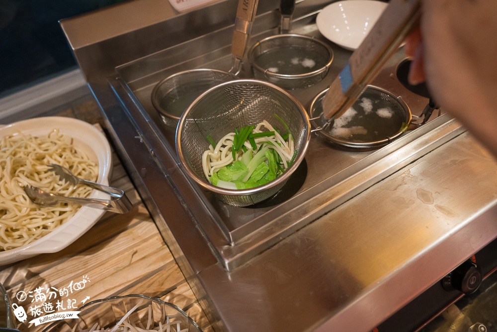 【桃園桃園高爾夫俱樂部 ‧ 悅華大酒店】一泊二食早餐+宵夜超狂,旋轉木馬.摩天輪.迷你賽車&高爾夫通通免費玩!