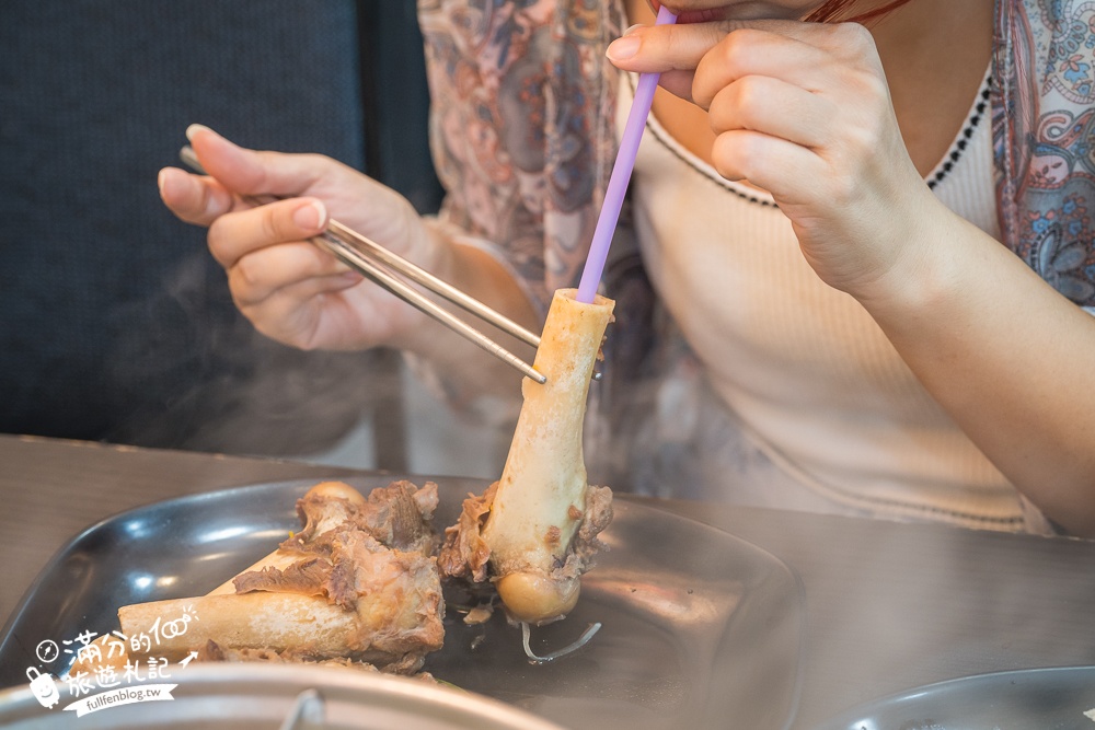 【羊霸天下台中太平店】平價羊肉爐鴛鴦鍋吃到飽.自助吧100道,羊膝.羊大骨.羊肚.羊肋排任你吃,甜點飲料冰淇淋無限暢飲!