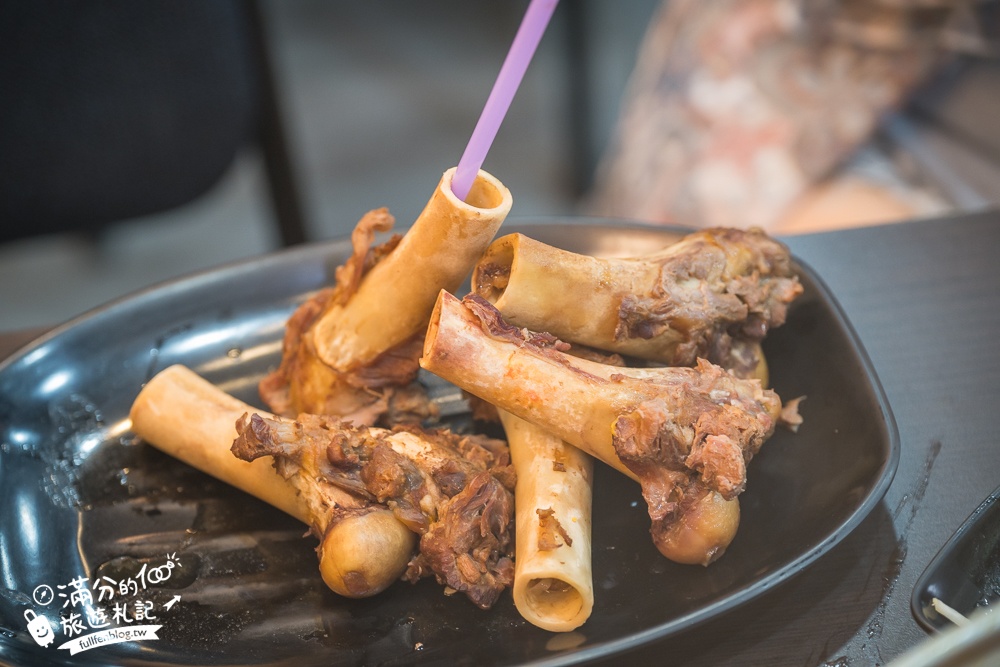 【羊霸天下台中太平店】平價羊肉爐鴛鴦鍋吃到飽.自助吧100道,羊膝.羊大骨.羊肚.羊肋排任你吃,甜點飲料冰淇淋無限暢飲!