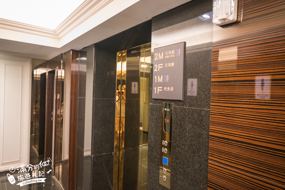 台中南屯餐酒館餐廳推薦【8+9吧食酒音樂餐廳】，近100種啤酒選擇，吃美食喝啤酒還能聆聽現場live演唱，絕對放鬆！