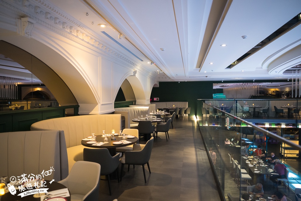 台中南屯餐酒館餐廳推薦【8+9吧食酒音樂餐廳】，近100種啤酒選擇，吃美食喝啤酒還能聆聽現場live演唱，絕對放鬆！
