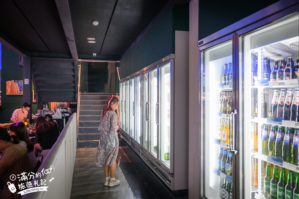 台中南屯餐酒館餐廳推薦【8+9吧食酒音樂餐廳】，近100種啤酒選擇，吃美食喝啤酒還能聆聽現場live演唱，絕對放鬆！