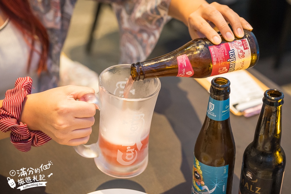 台中南屯餐酒館餐廳推薦【8+9吧食酒音樂餐廳】，近100種啤酒選擇，吃美食喝啤酒還能聆聽現場live演唱，絕對放鬆！
