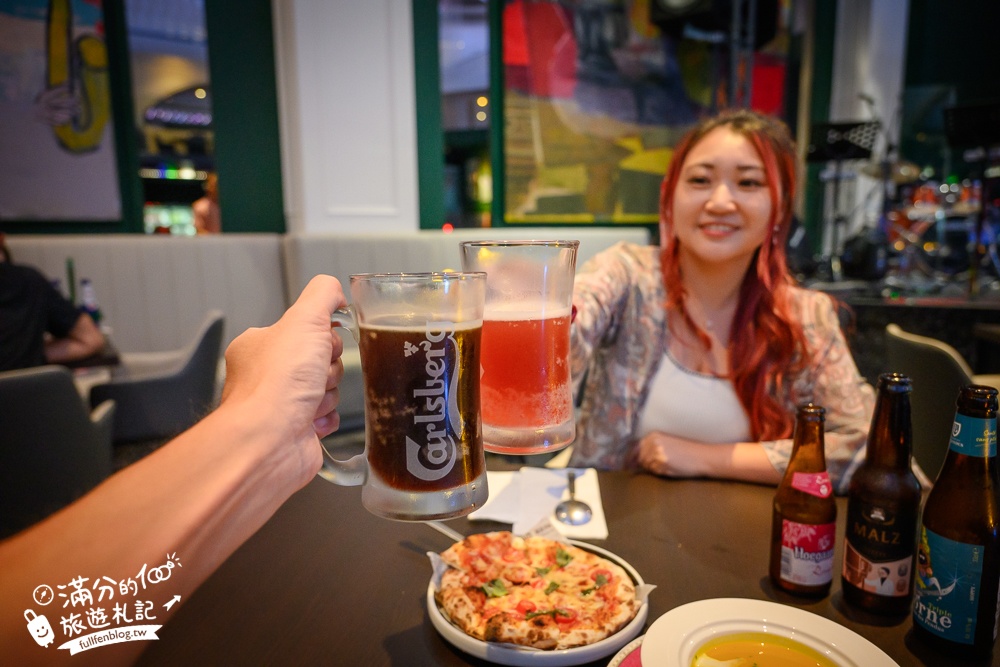 台中南屯餐酒館餐廳推薦【8+9吧食酒音樂餐廳】，近100種啤酒選擇，吃美食喝啤酒還能聆聽現場live演唱，絕對放鬆！