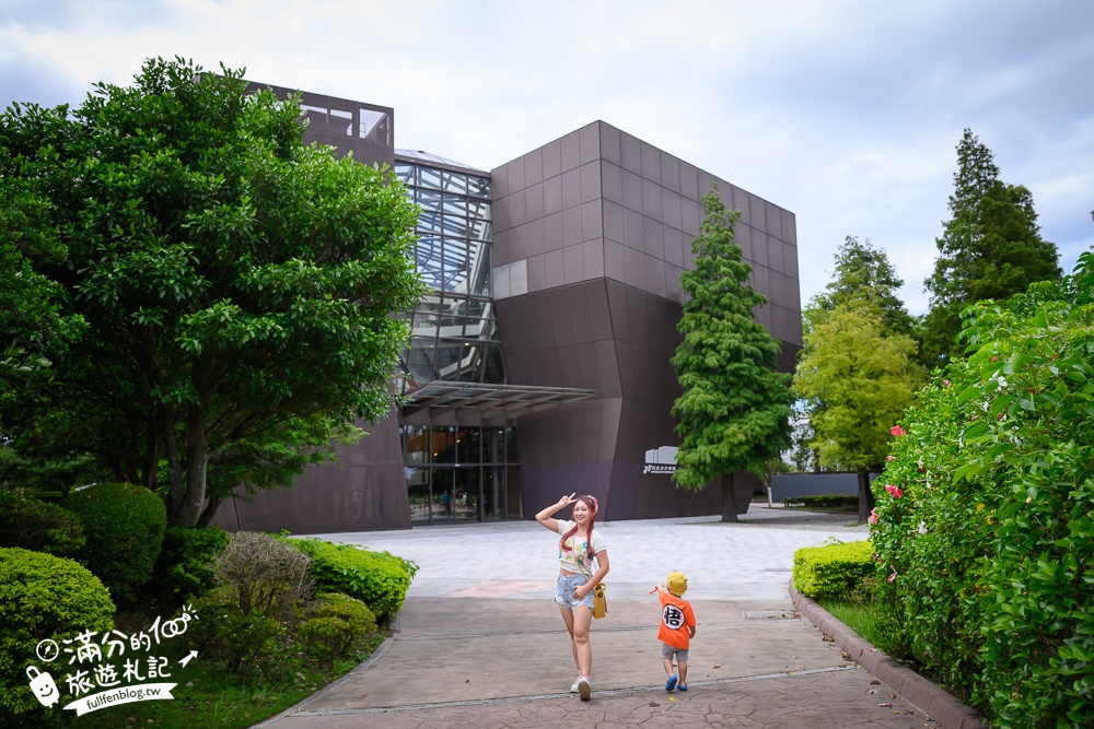 桃園【77巧克力共和國】全球最大77乳加巧克力地標,桃園室內親子景點,玩巧克力手作DIY!