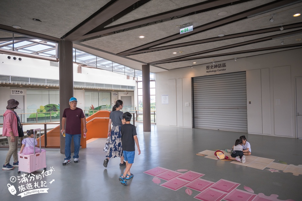 桃園【77巧克力共和國】全球最大77乳加巧克力地標,桃園室內親子景點,玩巧克力手作DIY!