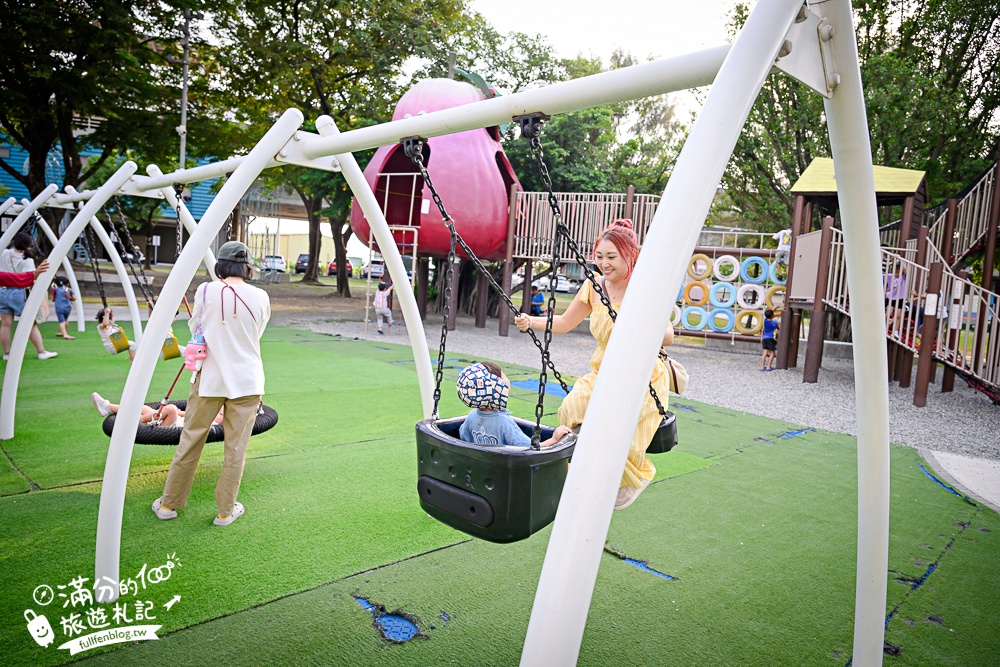 屏東【林邊共融遊戲場(親子飛天火車)】七彩飛天小火車遊戲場,蓮霧主題公園,熱氣球溜滑梯.鞦韆免費玩!