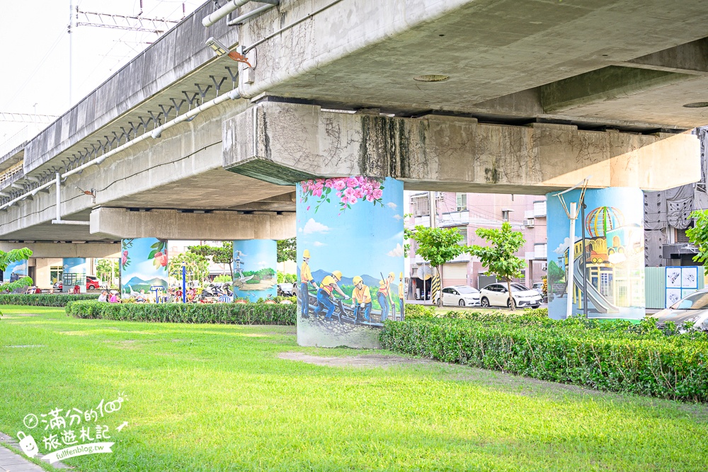 屏東【林邊共融遊戲場(親子飛天火車)】七彩飛天小火車遊戲場,蓮霧主題公園,熱氣球溜滑梯.鞦韆免費玩!