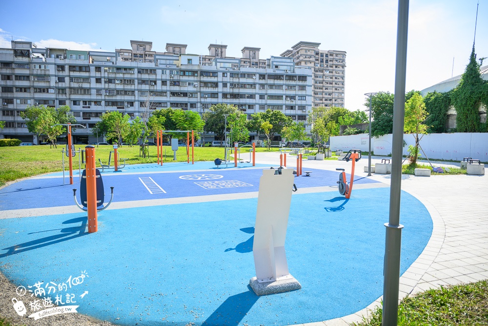 台中最新【豬事圓滿公園】超狂！屠宰場變身可愛豬豬公園~淘氣活力的小豬造型滑梯好好玩!