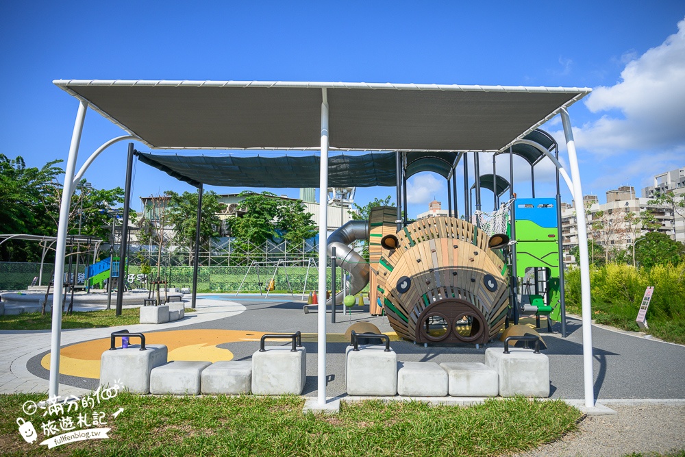 台中最新【豬事圓滿公園】超狂！屠宰場變身可愛豬豬公園~淘氣活力的小豬造型滑梯好好玩!