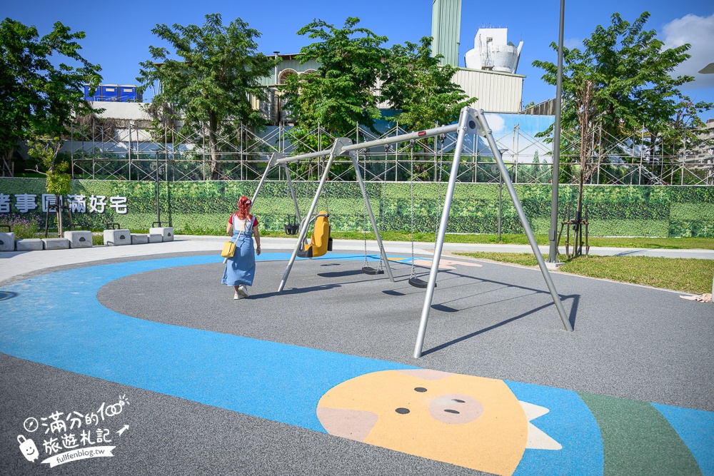 台中最新【豬事圓滿公園】超狂！屠宰場變身可愛豬豬公園~淘氣活力的小豬造型滑梯好好玩!