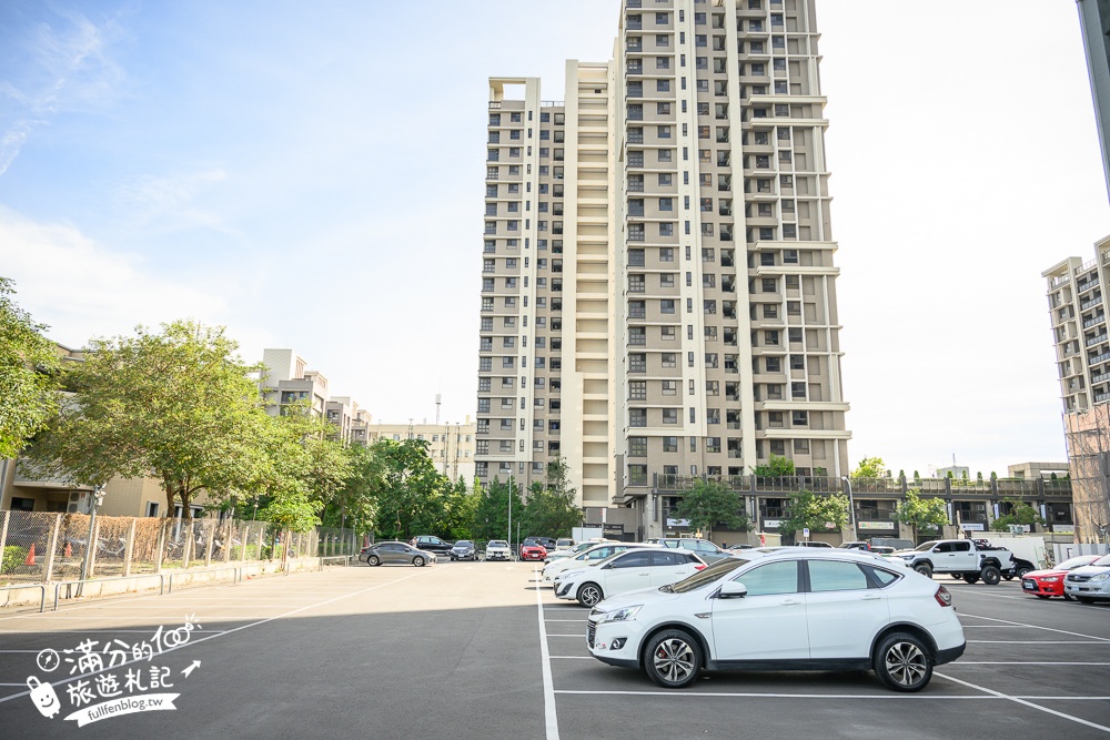 台中滑步車公園【泉源兒童交通主題公園】迷你版交通公園,有紅綠燈.平交道.模擬馬路車道好玩又能學知識！