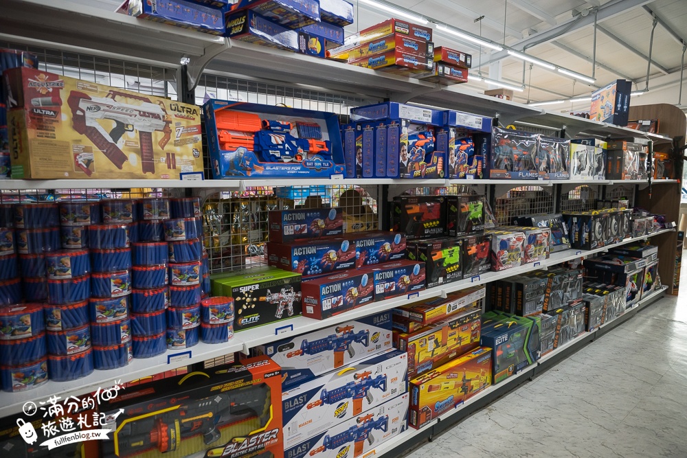 彰化【快速通關玩具店】全台首座機場主題玩具工廠,上千種玩具任你挑,還得過海關檢查玩具超特別!