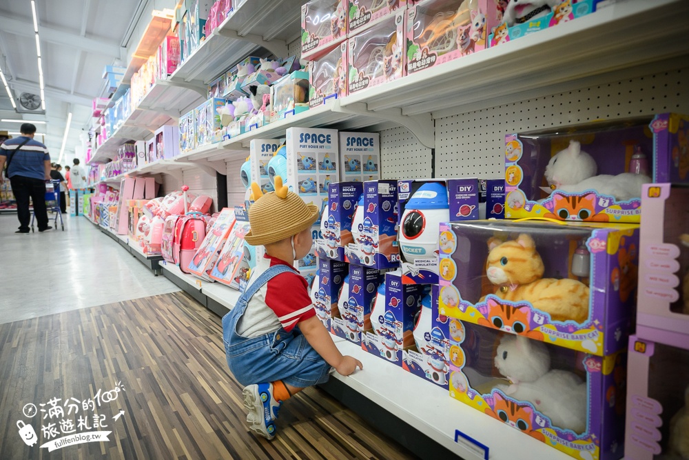 彰化【快速通關玩具店】全台首座機場主題玩具工廠,上千種玩具任你挑,還得過海關檢查玩具超特別!