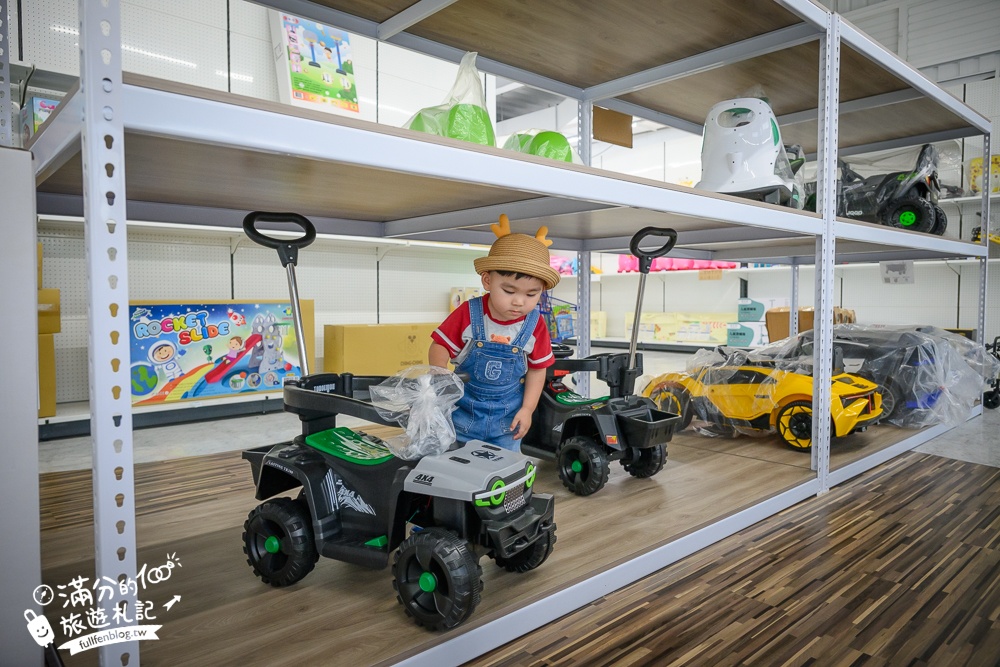 彰化【快速通關玩具店】全台首座機場主題玩具工廠,上千種玩具任你挑,還得過海關檢查玩具超特別!