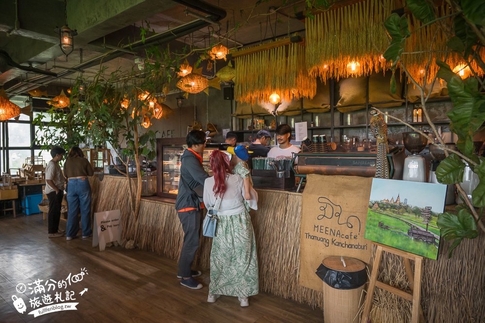 泰國北碧府【MEENA Cafe】北碧府網美咖啡館推薦,稻海步道太迷人,遠離喧囂還能眺望虎穴寺!