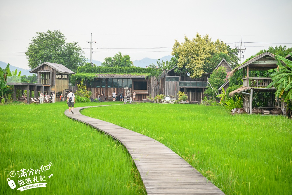 泰國北碧府【MEENA Cafe】北碧府網美咖啡館推薦,稻海步道太迷人,遠離喧囂還能眺望虎穴寺!