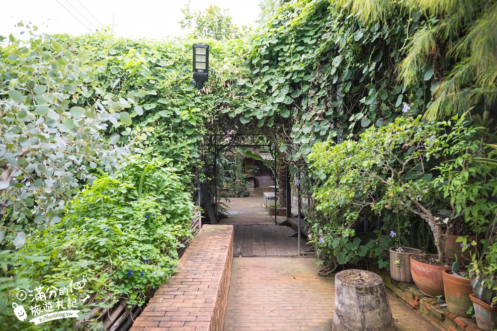 泰國北碧府【MEENA Cafe】北碧府網美咖啡館推薦,稻海步道太迷人,遠離喧囂還能眺望虎穴寺!