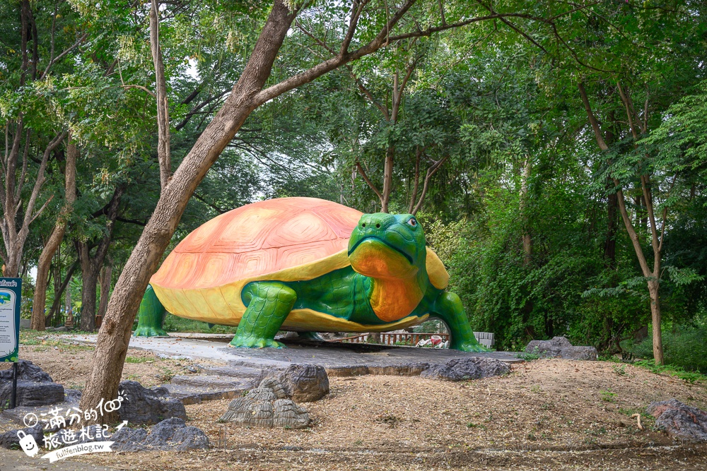 【北碧府野生動物園】泰國長頸鹿吉普車拍照預約攻略.Safari Park Kanchanaburi餵駱駝.梅花鹿和斑馬,外加欣賞大象&鱷魚表演秀!