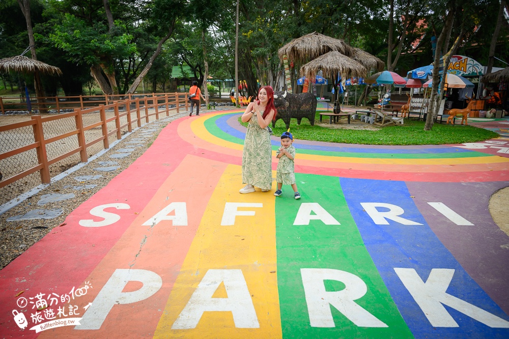 【北碧府野生動物園】泰國長頸鹿吉普車拍照預約攻略.Safari Park Kanchanaburi餵駱駝.梅花鹿和斑馬,外加欣賞大象&鱷魚表演秀!